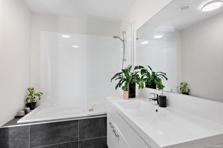 Photo of property in 77 Grove Road, Papakura, 2110