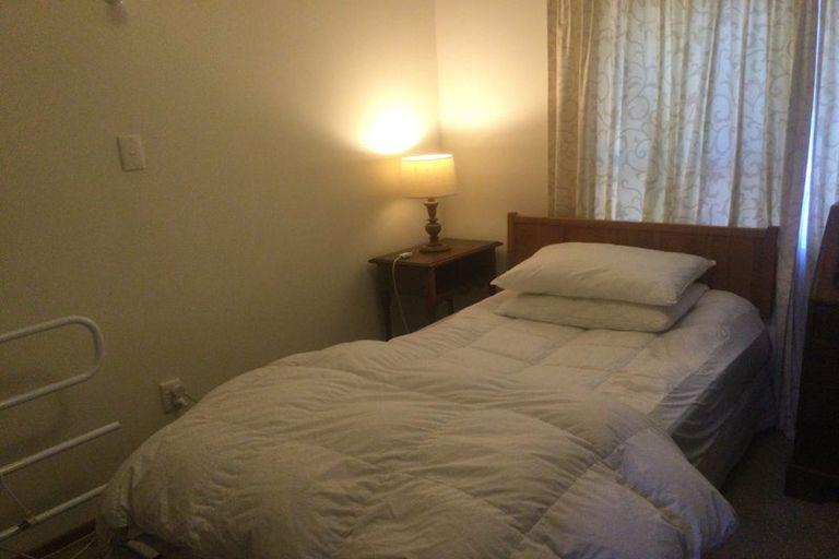 Photo of property in 2 Geoffrey Road, Torbay, Auckland, 0630