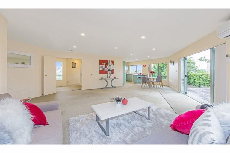 Photo of property in 115 Arran Road, Browns Bay, Auckland, 0630