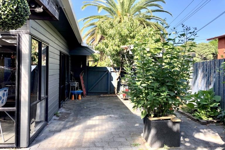 Photo of property in 1/25 Belmont Terrace, Milford, Auckland, 0620
