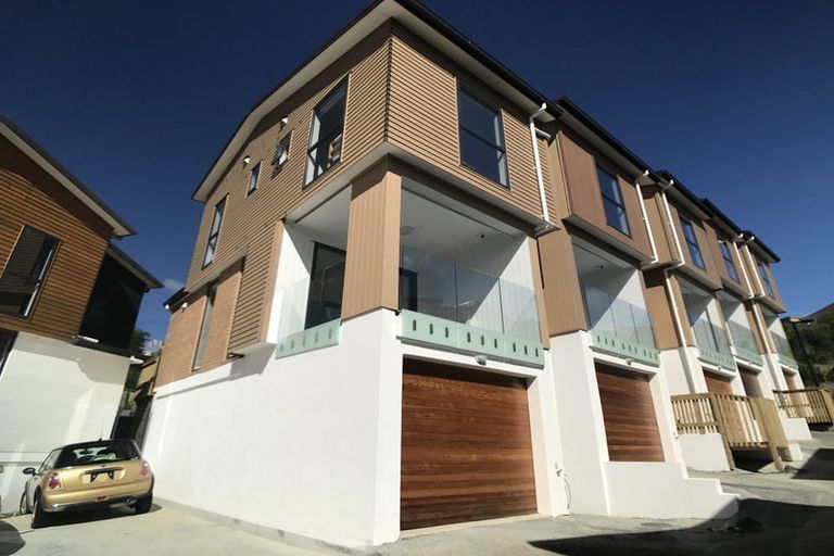 Photo of property in 1 Kanona Way, Albany Heights, Auckland, 0632