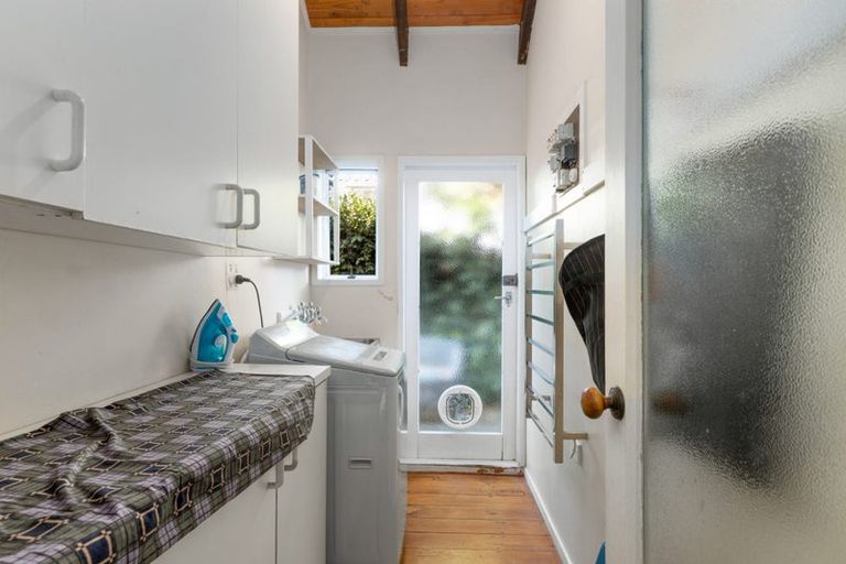 Photo of property in 54 Walton Street, Red Beach, 0932