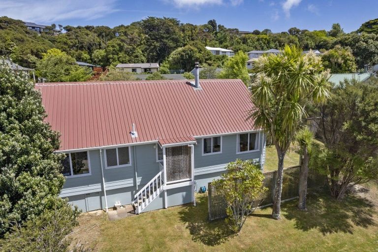 Photo of property in 2 Seagull Place, Whitby, Porirua, 5024