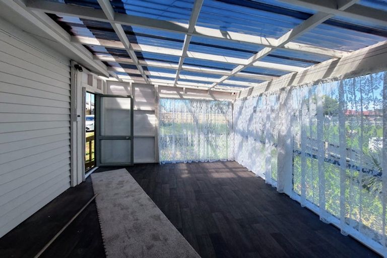 Photo of property in 41 Churchill Avenue, Manurewa, Auckland, 2102