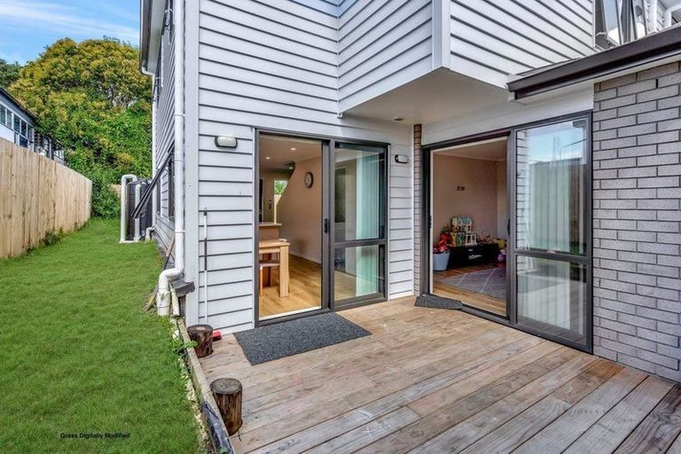 Photo of property in 9e Kingdale Road, Henderson, Auckland, 0610