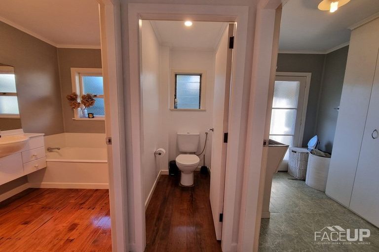 Photo of property in 72 Don Buck Road, Massey, Auckland, 0614