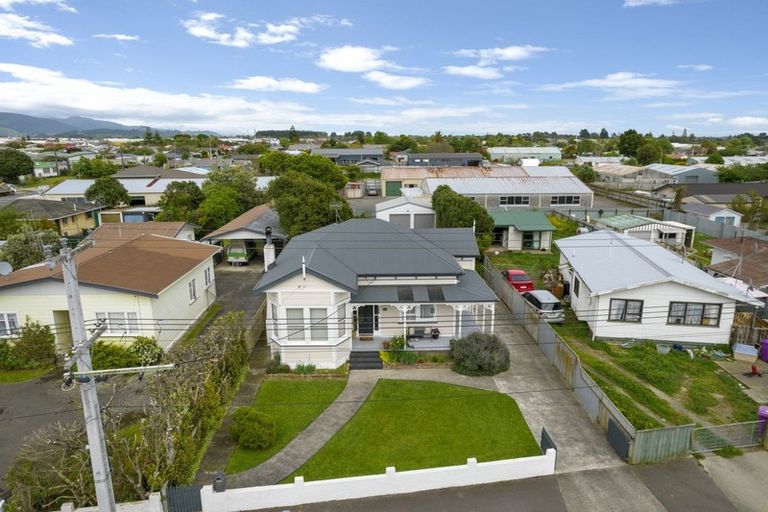 Photo of property in 39 Mako Mako Road, Levin, 5510