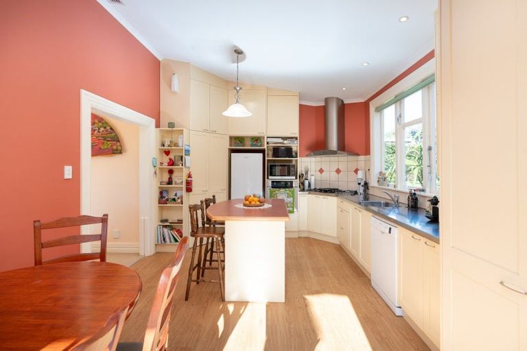 Photo of property in 42 Eden Street, Island Bay, Wellington, 6023