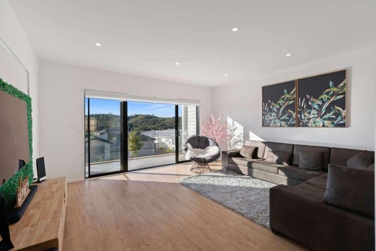 Photo of property in 4a Ringi Lane, Orewa, 0931