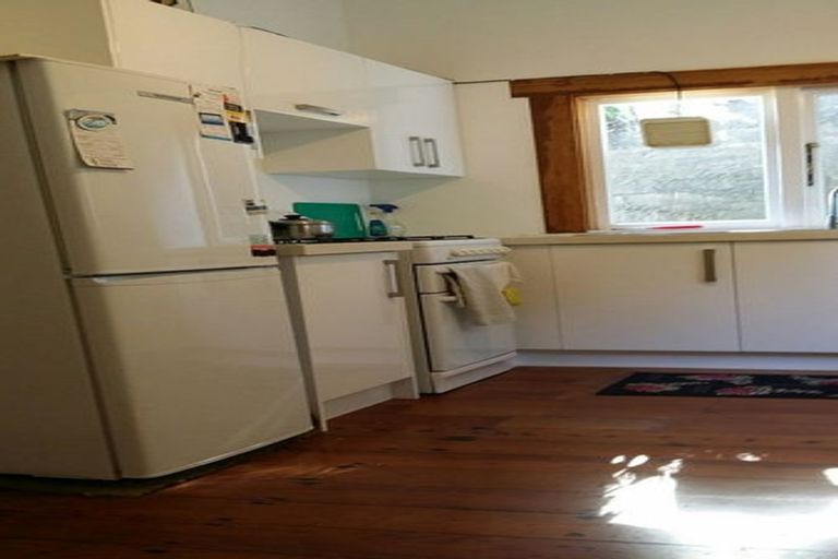 Photo of property in 75 Todman Street, Brooklyn, Wellington, 6021