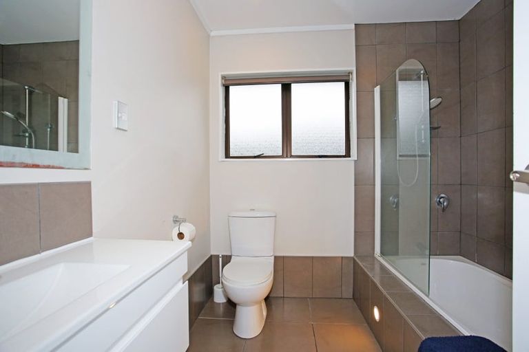 Photo of property in 30 Riverside Drive, Waiuku, 2123