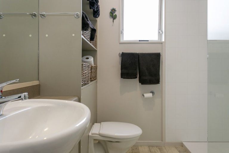 Photo of property in 1/208 Lake Terrace, Hilltop, Taupo, 3330