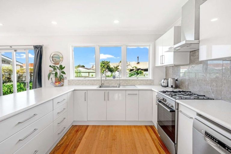 Photo of property in 21 Armour Place, Onekawa, Napier, 4110