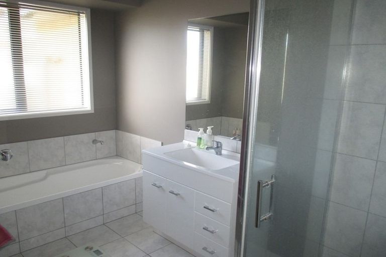 Photo of property in 18 Oldfield Court, Huntington, Hamilton, 3210