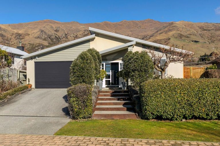 Photo of property in 50 Kelliher Drive, Wanaka, 9305