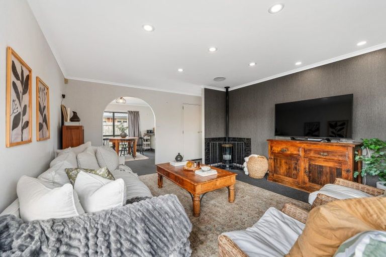 Photo of property in 10 Parnell Heights Drive, Kelvin Grove, Palmerston North, 4414