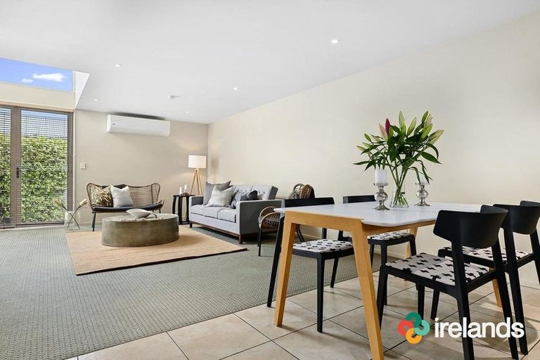 Photo of property in 2/1010 Colombo Street, St Albans, Christchurch, 8014