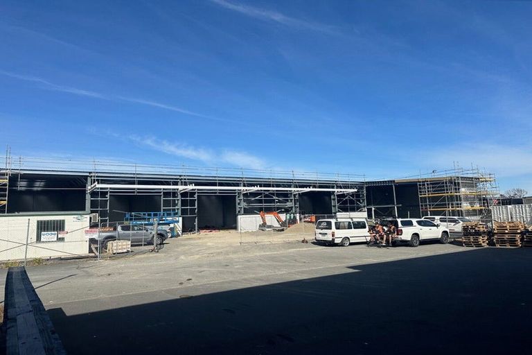 Photo of property in 1/856 East Coast Road, Northcross, Auckland, 0630
