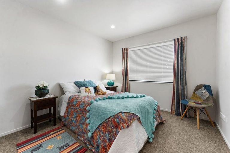 Photo of property in 2a Sycamore Drive, Sunnynook, Auckland, 0620