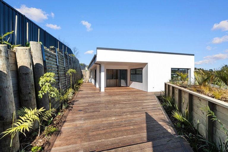 Photo of property in 228a Heta Road, Merrilands, New Plymouth, 4312