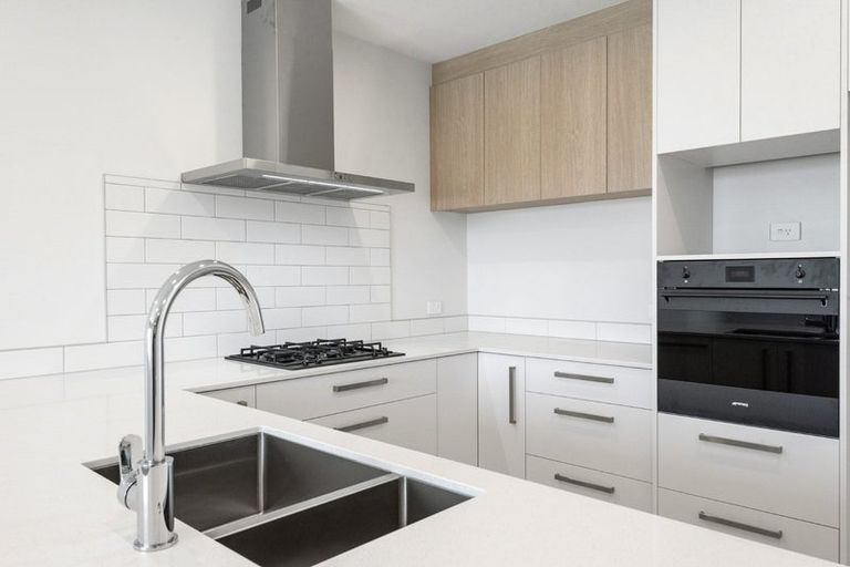 Photo of property in 12 George Cole Lane, Takanini, 2112