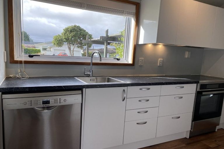 Photo of property in 15 The Quarterdeck, Whitby, Porirua, 5024