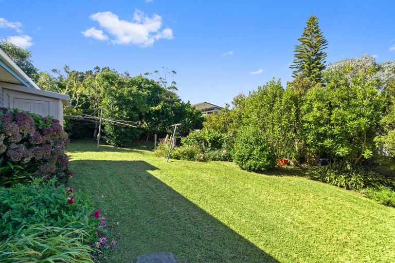 Photo of property in 38 Hand Road, Helensville, 0800