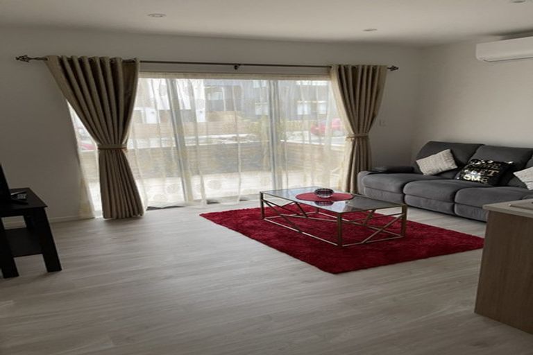 Photo of property in 7 Hea Road, Hobsonville, Auckland, 0616