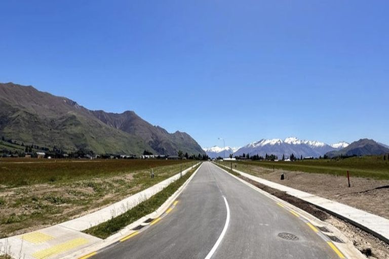 Photo of property in 27 Packer Road, Wanaka, 9382