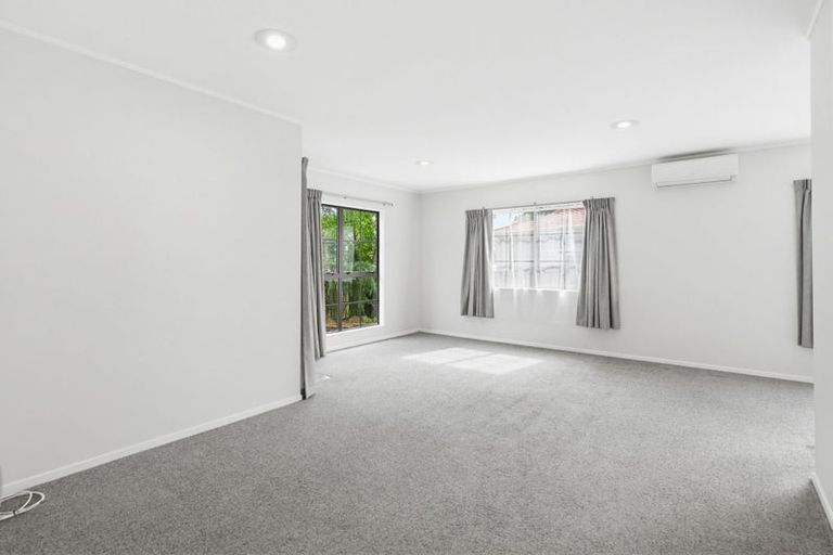 Photo of property in 18a Starforth Place, Henderson, Auckland, 0612