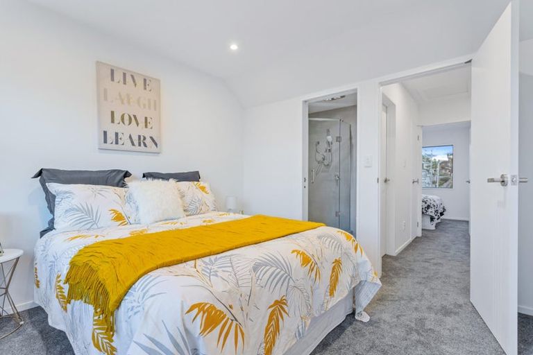 Photo of property in 8/28 Lavelle Road, Henderson, Auckland, 0612