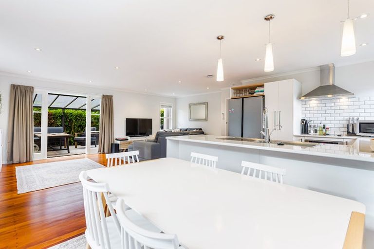 Photo of property in 105b Matipo Road, Te Atatu Peninsula, Auckland, 0610