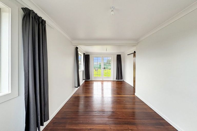 Photo of property in 14 Egmont Street, Castlecliff, Whanganui, 4501