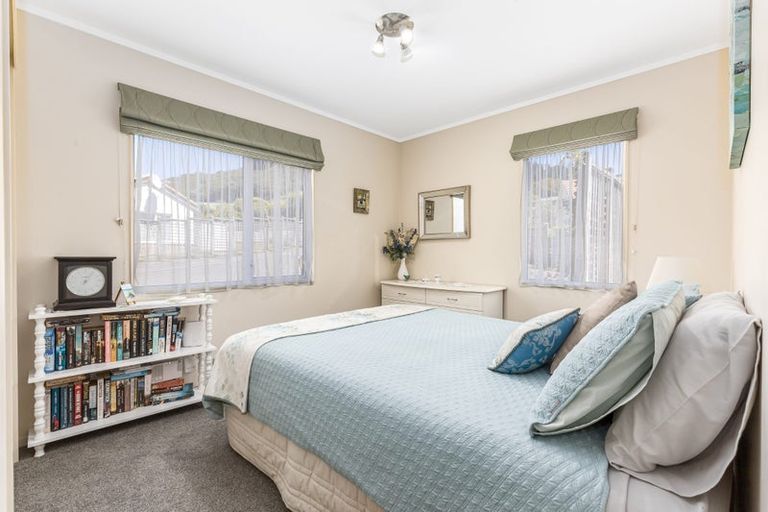 Photo of property in 3 Lakeside Villas, Whitby, Porirua, 5024