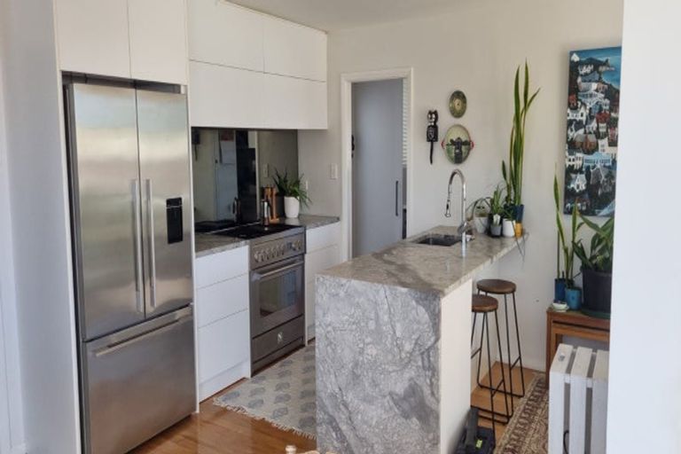 Photo of property in 16 Kaitawa Crescent, Paraparaumu, 5032