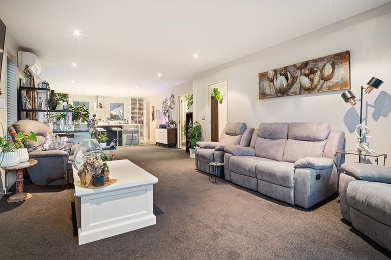 Photo of property in 15 Len Hale Place, Parklands, Christchurch, 8083