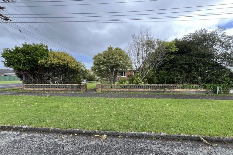 Photo of property in 1 Truby King Street, Merrilands, New Plymouth, 4312