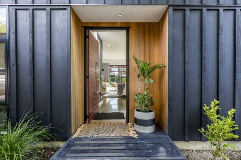 Photo of property in 44 Taikata Road, Te Atatu Peninsula, Auckland, 0610