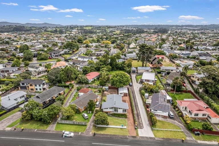 Photo of property in 28 Eyre Street, Henderson, Auckland, 0612