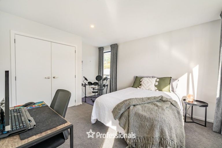 Photo of property in 393 Stokes Valley Road, Stokes Valley, Lower Hutt, 5019