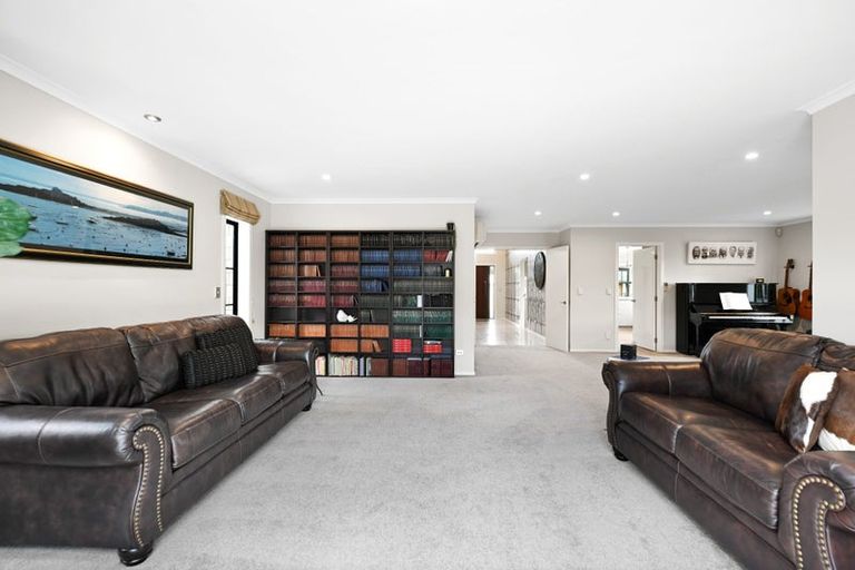 Photo of property in 27 Nielsen Gardens, Rototuna, Hamilton, 3210