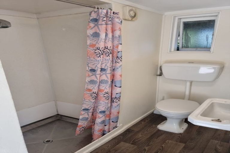 Photo of property in 16 Borlase Street, Brooklyn, Wellington, 6021