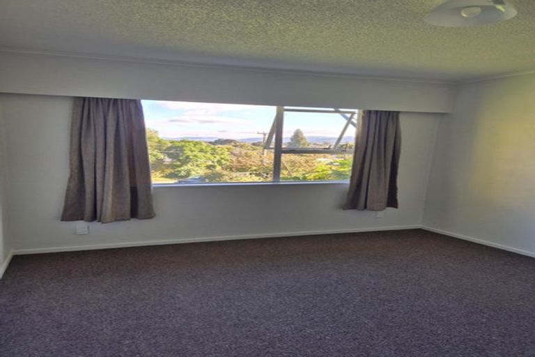 Photo of property in 25a Woodvale Grove, Fairfield, Lower Hutt, 5011