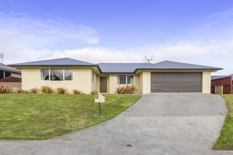 Photo of property in 6 Raddington Way, Huntington, Hamilton, 3210