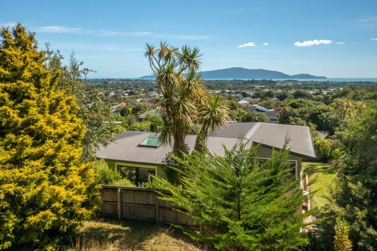 Photo of property in 39b Kakariki Grove, Waikanae, 5036