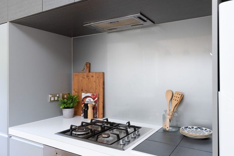 Photo of property in 10 Saddleback Grove, Karori, Wellington, 6012