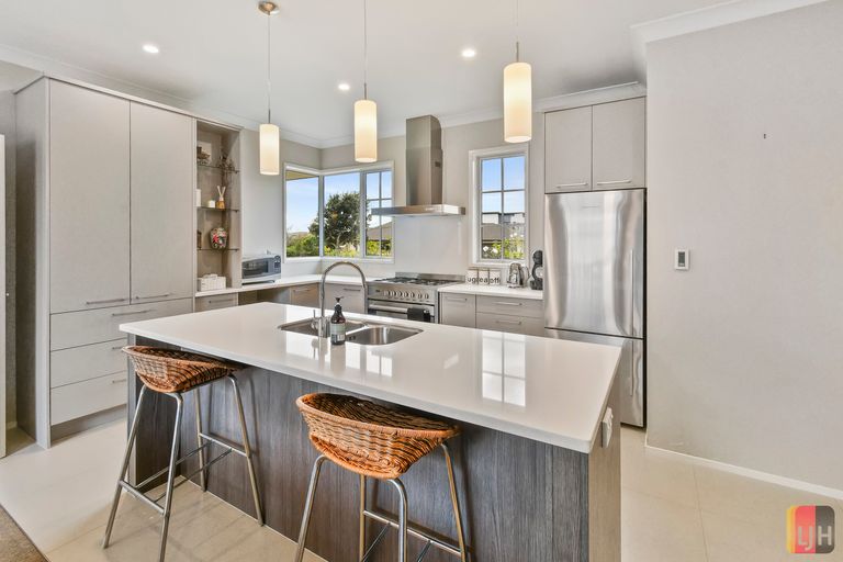 Photo of property in 242 Harbourside Drive, Karaka, Papakura, 2113