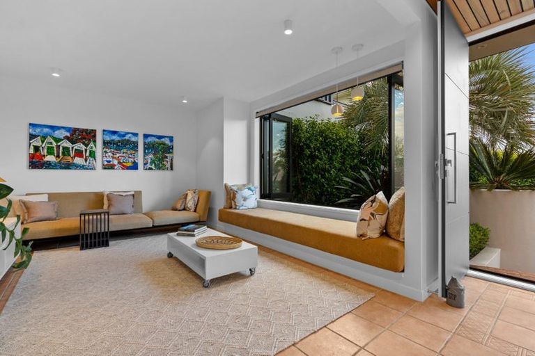 Photo of property in 14b Alfred Street, Northcote Point, Auckland, 0627