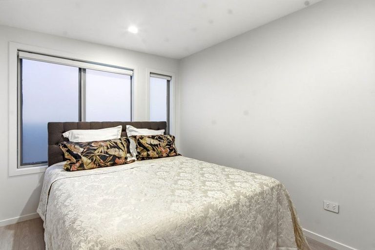 Photo of property in 22a Eastcliffe Road, Castor Bay, Auckland, 0620