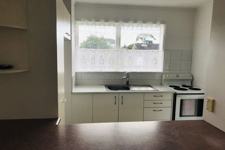 Photo of property in 5/85 Edmonton Road, Henderson, Auckland, 0612